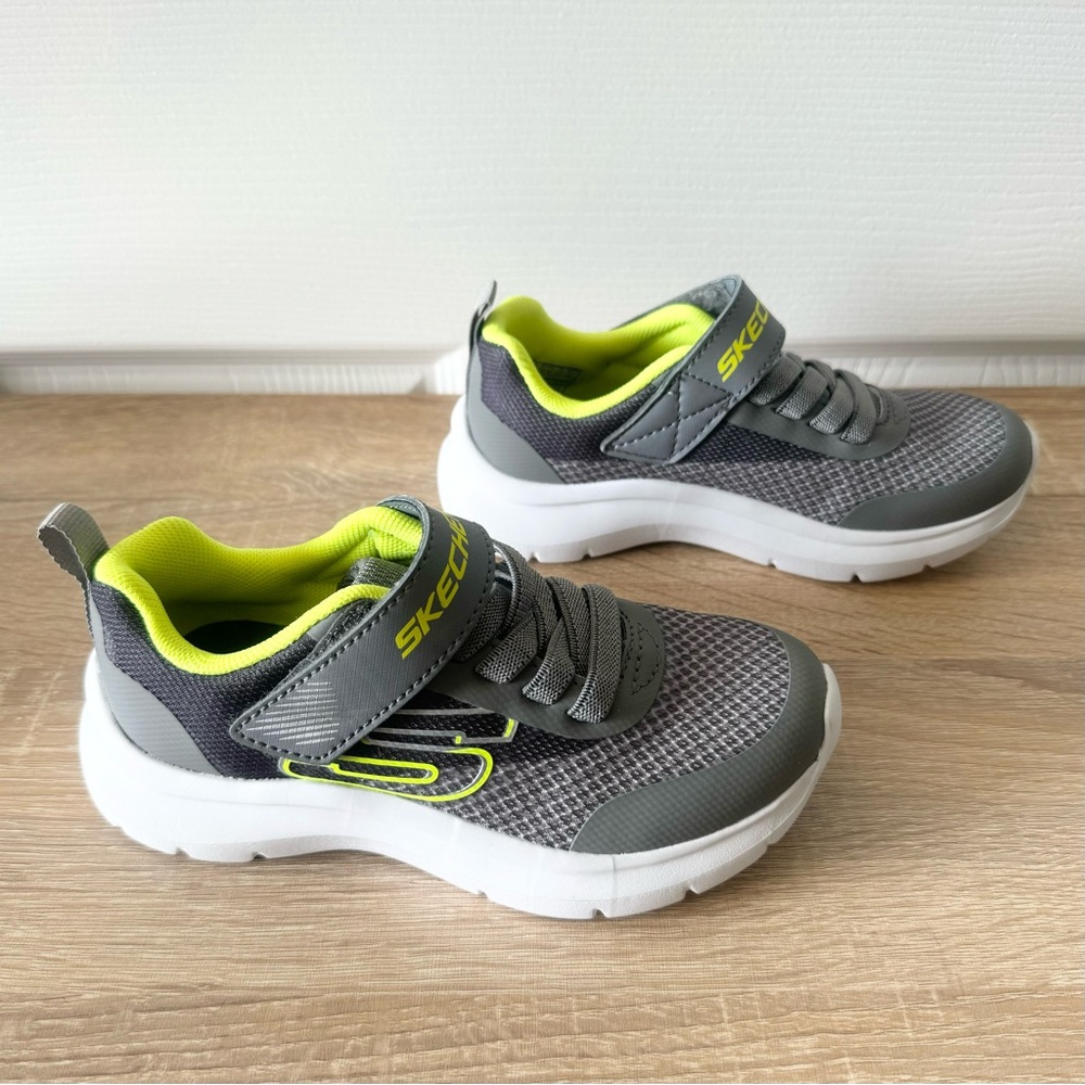 Skechers Kids Gray and Green Shoes 11